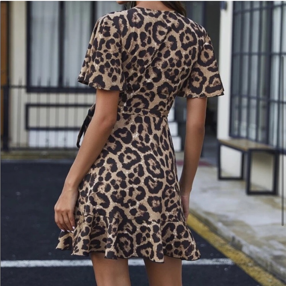 Leopard Print Ruffle Hem Mini Dress *BRAND NEW* - Picture 4 of 5